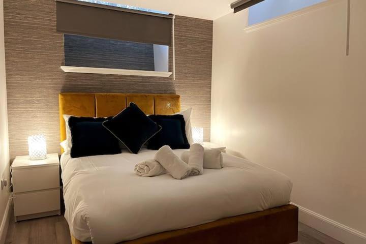 Lovely 3 Bedroom Apartment With Private Garden In Edinburgh City Centre ภายนอก รูปภาพ