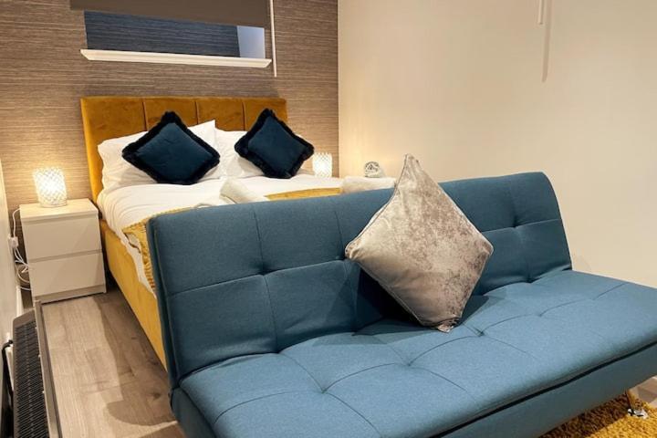 Lovely 3 Bedroom Apartment With Private Garden In Edinburgh City Centre ภายนอก รูปภาพ