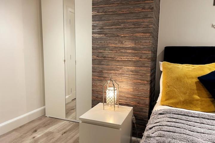 Lovely 3 Bedroom Apartment With Private Garden In Edinburgh City Centre ภายนอก รูปภาพ