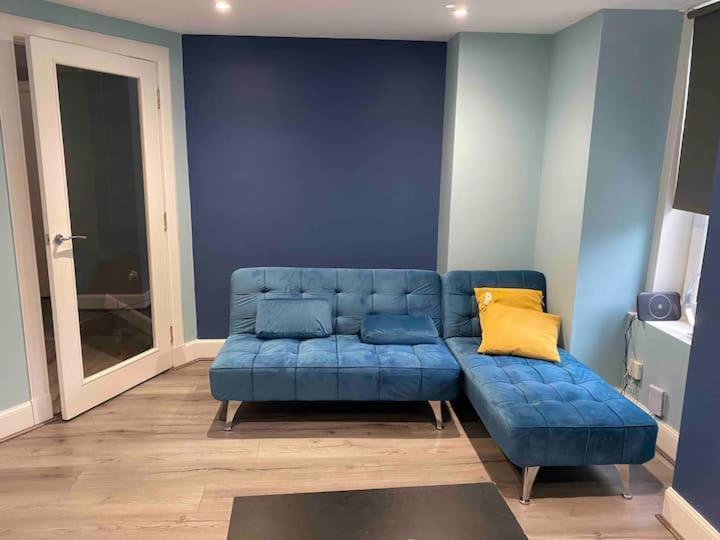 Lovely 3 Bedroom Apartment With Private Garden In Edinburgh City Centre ภายนอก รูปภาพ