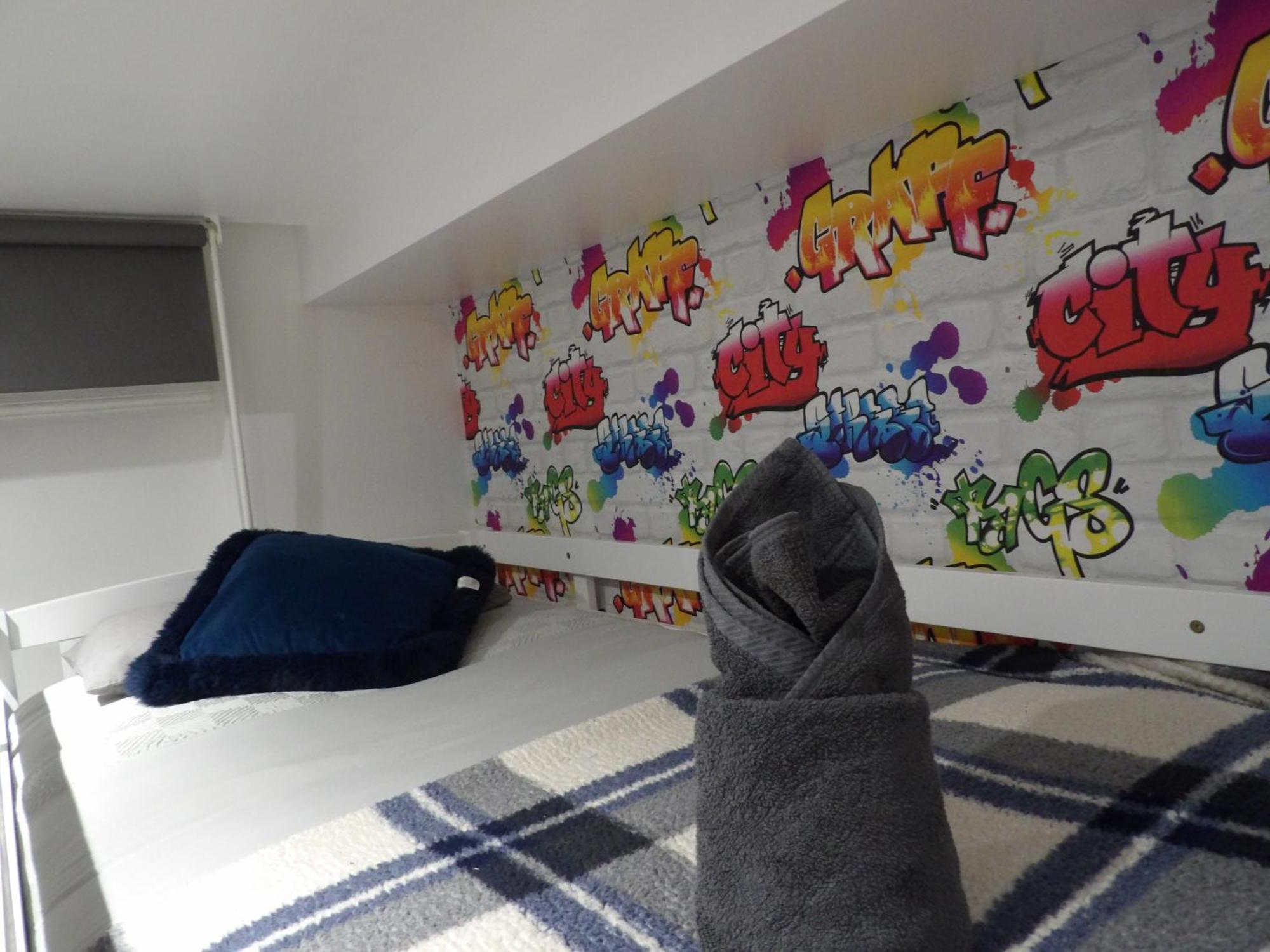 Lovely 3 Bedroom Apartment With Private Garden In Edinburgh City Centre ภายนอก รูปภาพ