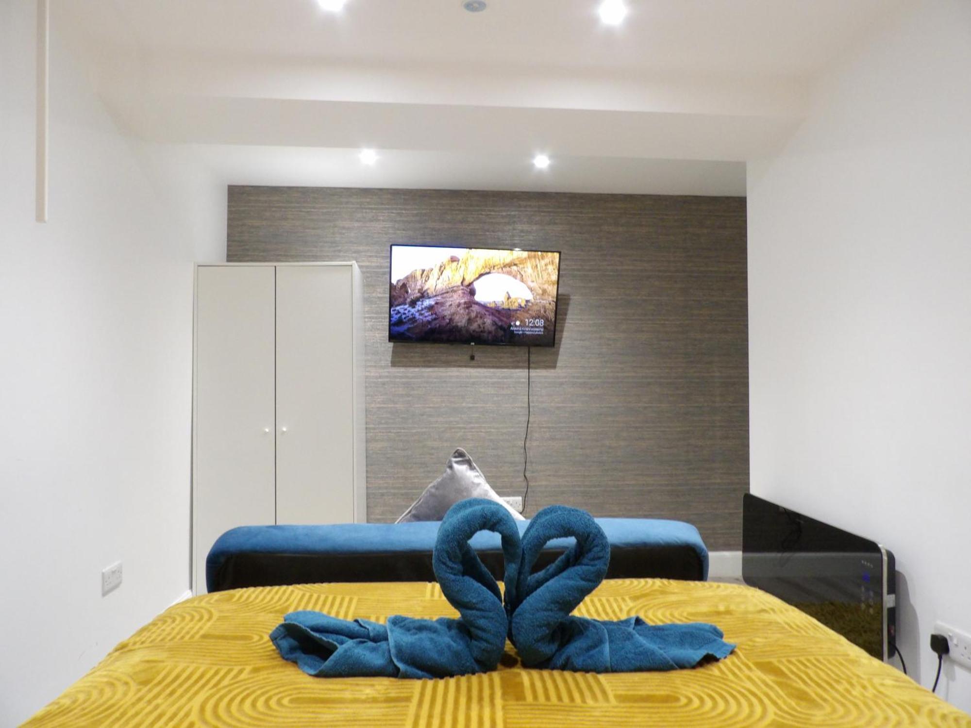 Lovely 3 Bedroom Apartment With Private Garden In Edinburgh City Centre ภายนอก รูปภาพ