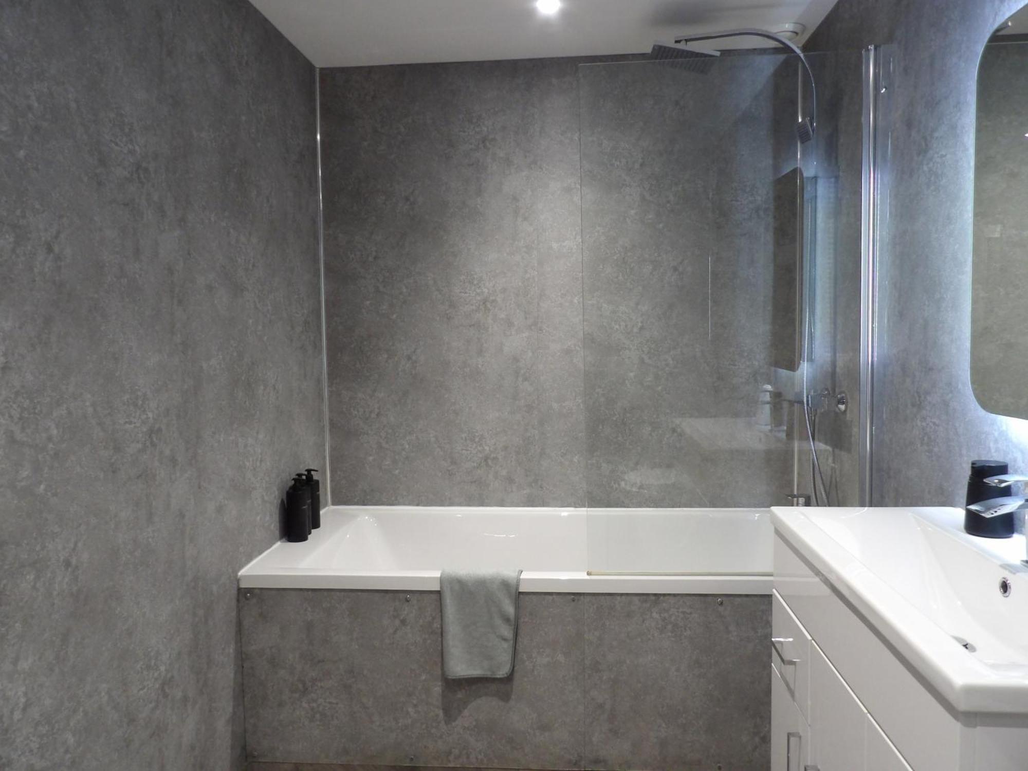 Lovely 3 Bedroom Apartment With Private Garden In Edinburgh City Centre ภายนอก รูปภาพ
