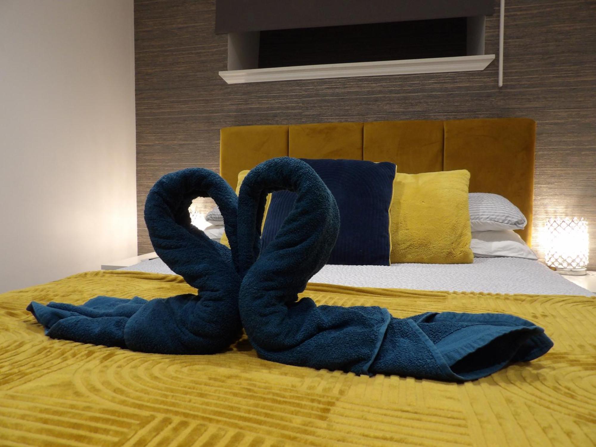 Lovely 3 Bedroom Apartment With Private Garden In Edinburgh City Centre ภายนอก รูปภาพ