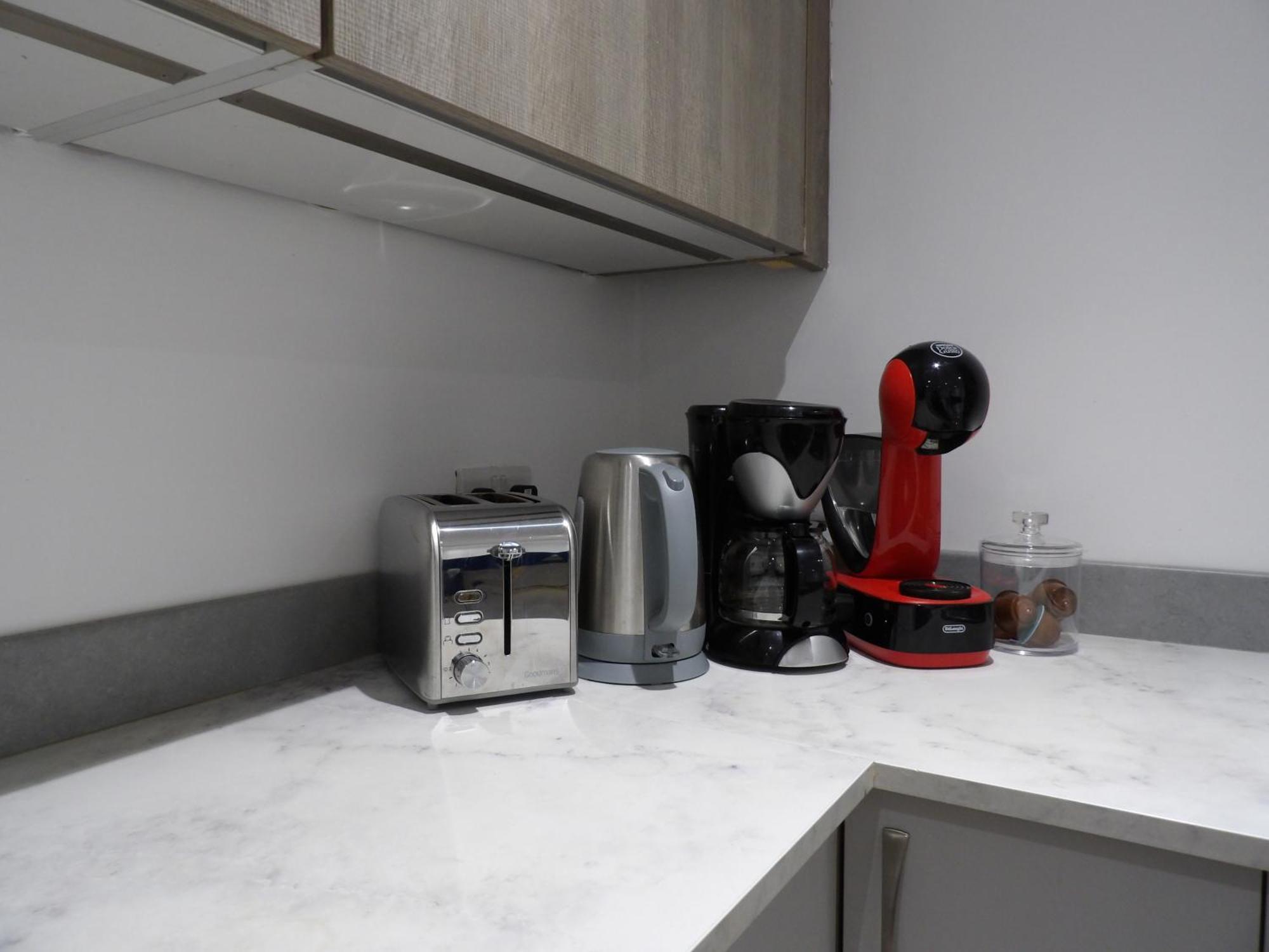 Lovely 3 Bedroom Apartment With Private Garden In Edinburgh City Centre ภายนอก รูปภาพ