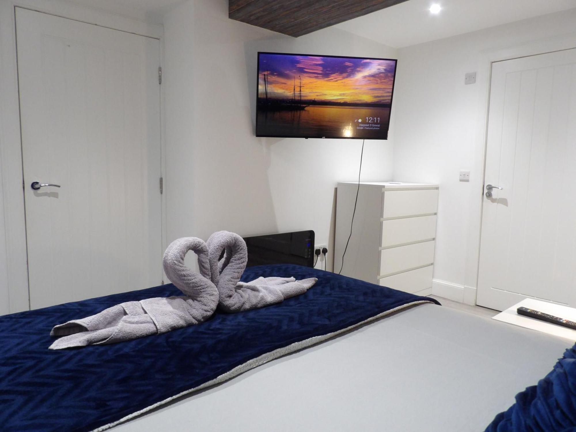 Lovely 3 Bedroom Apartment With Private Garden In Edinburgh City Centre ภายนอก รูปภาพ