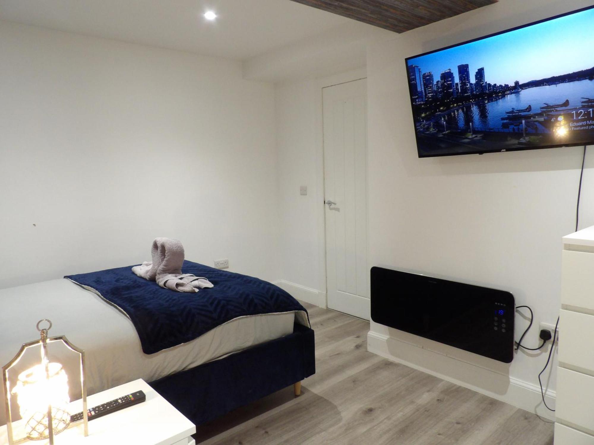 Lovely 3 Bedroom Apartment With Private Garden In Edinburgh City Centre ภายนอก รูปภาพ