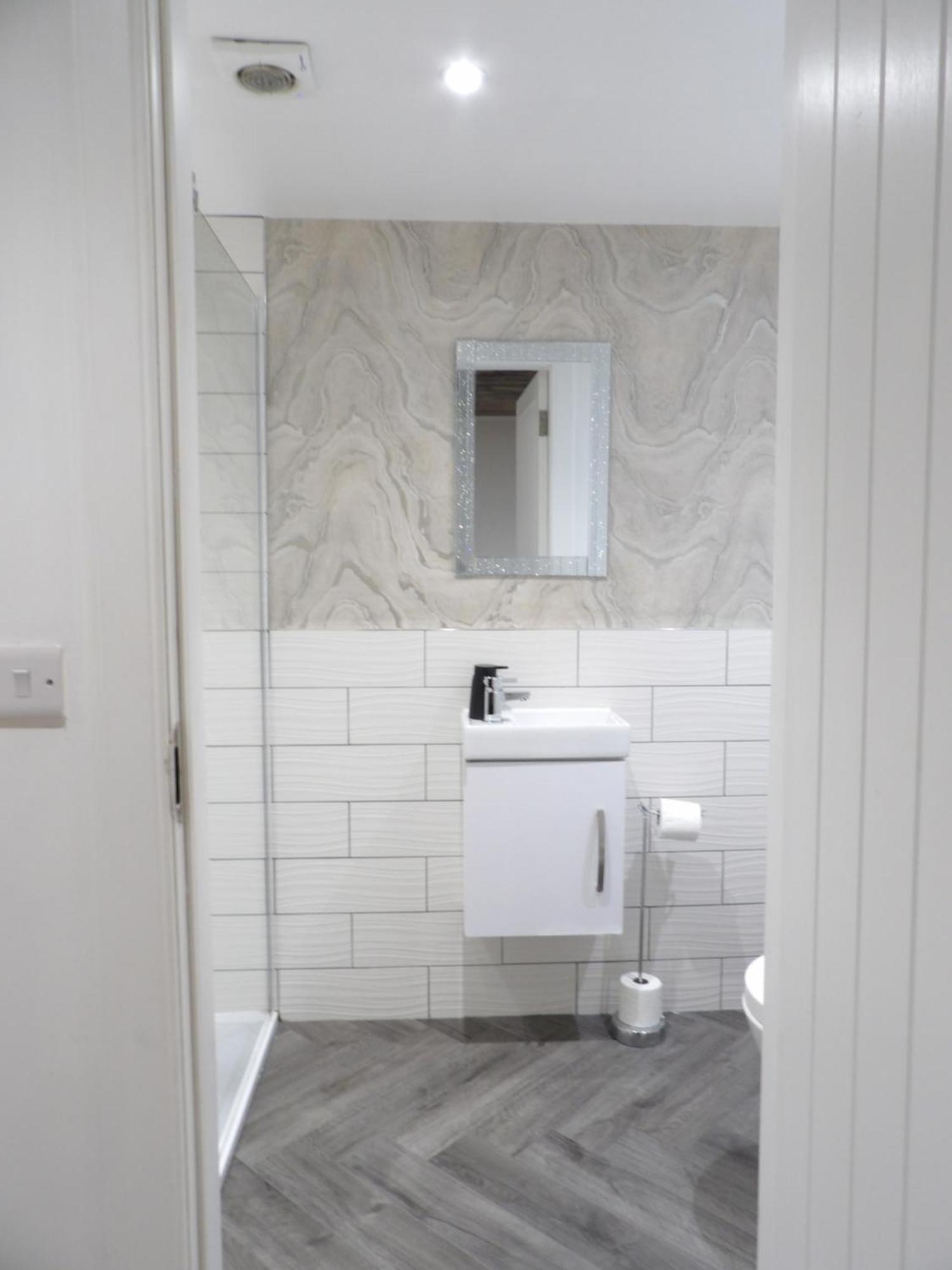 Lovely 3 Bedroom Apartment With Private Garden In Edinburgh City Centre ภายนอก รูปภาพ
